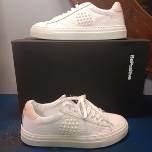 BePositive White Low-Top Sneakers with Blush Heel Accent